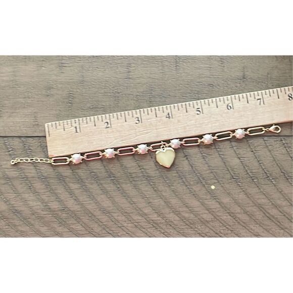 Macys 7” Gold Tone Faux Pearl Heart Charm with Rhinestone Link Bracelet NWOT - Picture 3 of 3